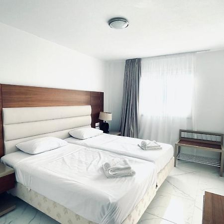 Fotoxenia Luxury Apts Paralimni Exterior foto