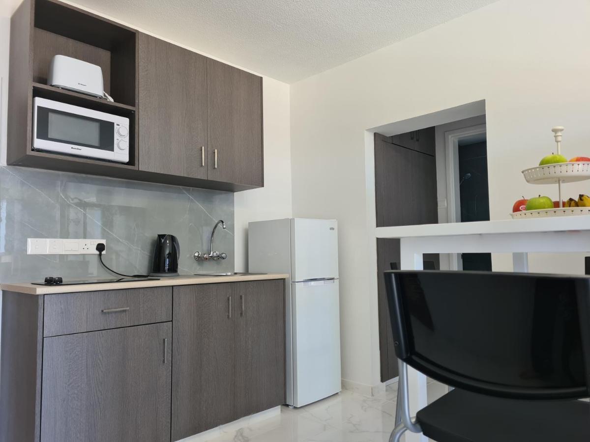 Fotoxenia Luxury Apts Paralimni Exterior foto